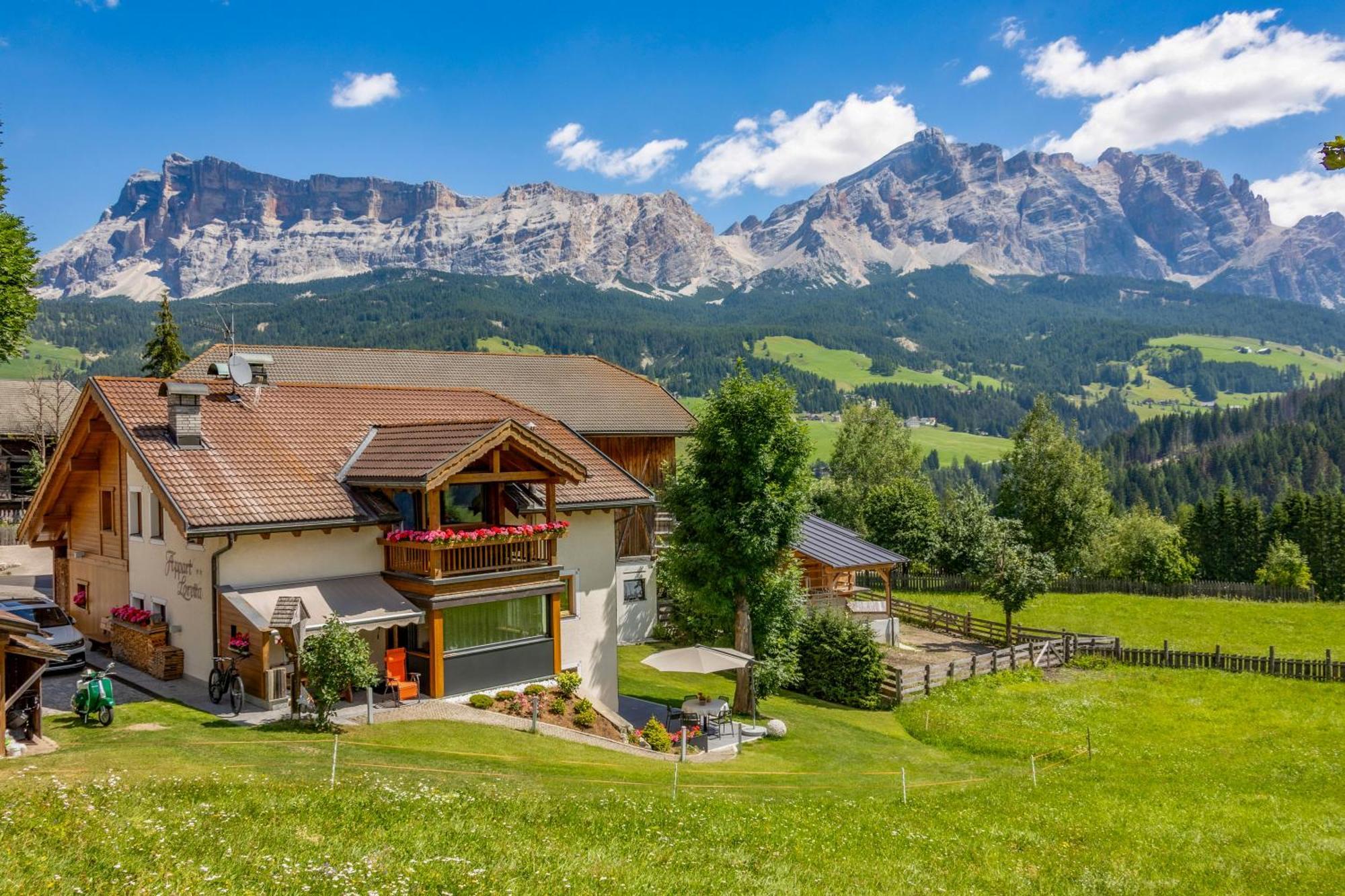 Appartamenti Loretta La Villa  Exterior foto